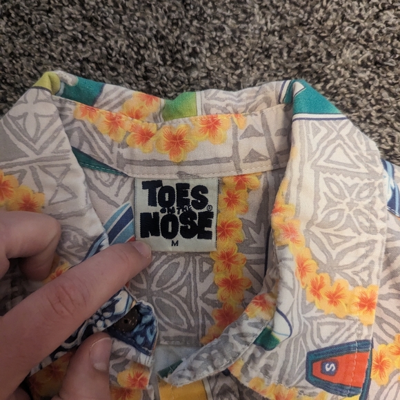 Toes on the nose men's medium button up shirt - Picture 2 of 4
